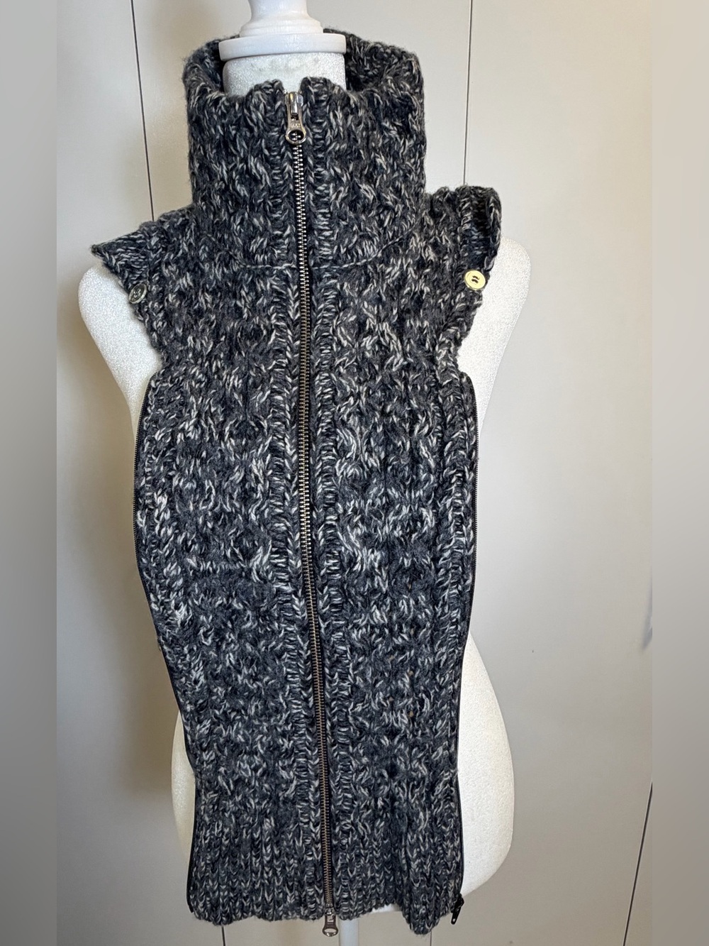 Veronica Beard Black, Gray & White Marled 100% Wool Zip Dickey NWOT
